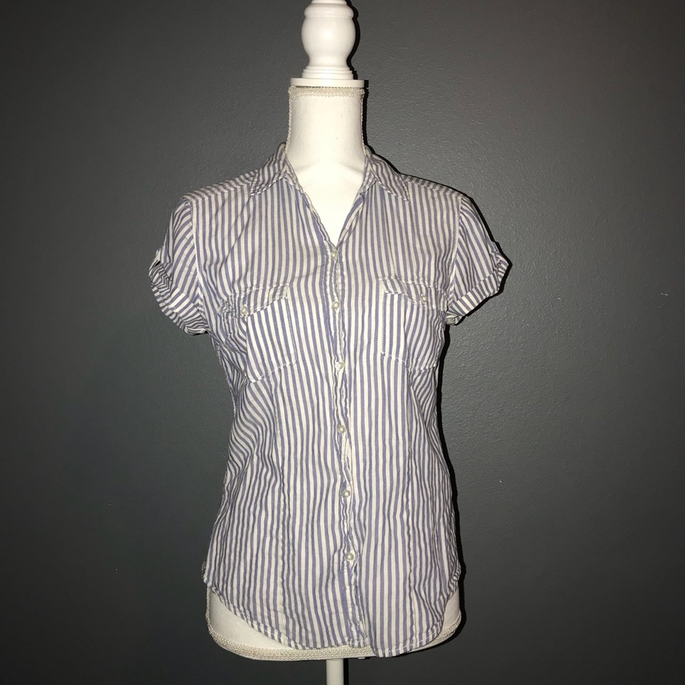 H&M short sleeve button down casual women’s top